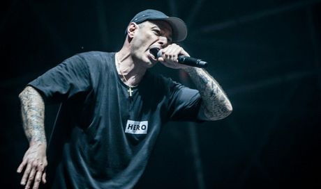 Fabri Fibra vs Valerio Scanu: il rapper condannato per diffamazione