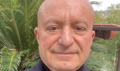 Maurizio Ferrini: vita privata, “Quelli della notte”, com’è nata Emma Coriandoli, moglie, dove vive, tutto sul concorrente di Ballando con le Stelle