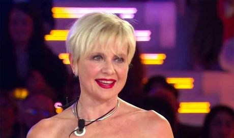 Grande Fratello Vip, decima puntata: Antonella Elia in finale con un tuffo, Nicolò se ne va | Sintesi e pagelle
