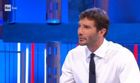 Affari Tuoi, arrivano le scuse di Stefano De Martino