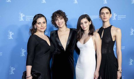 The Good Mothers vince i Series Awards alla Berlinale: primo riconoscimento per la serie tv, dal 5 aprile su Disney+