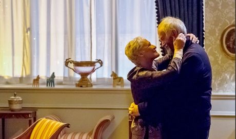The Wife – Vivere nell’ombra: foto e poster del film con Glenn Close