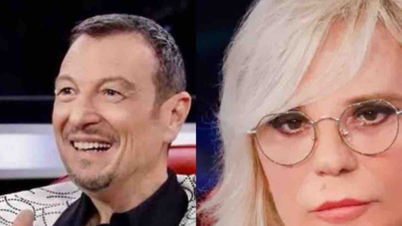 Amici 25, il serale: Amadeus in uscita. Maria De Filippi punta un altro big, lo “sgambetto” alla Rai è servito