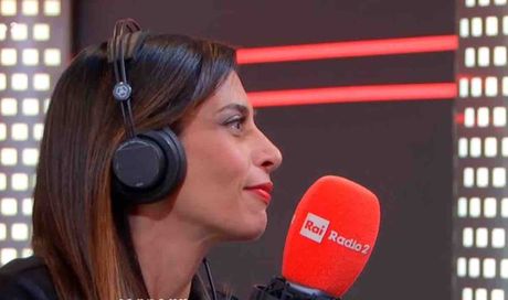 Chiamami Radio2, l’appello in diretta dà forza a tutte le donne: “Denunciate la violenza, sempre!”