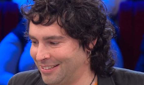 Affari tuoi, puntata rock con Michele del Trentino: quanto ha vinto stasera 3 gennaio 2026