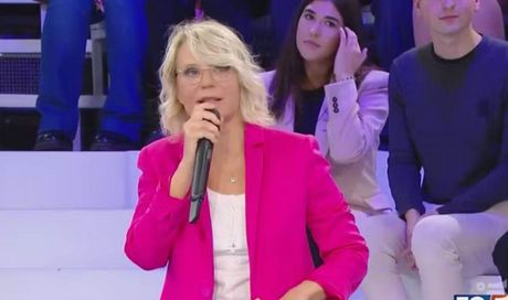 Amici, c’è la data ufficiale: quando inizia il serale. I rumors sui giudici e gli abbinamenti dei Prof