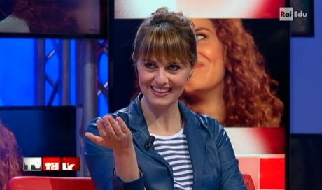 Paola Cortellesi a Tv Talk risponde a TvBlog: “Io cantante a Sanremo? Già fatto con Non mi chiedermi”