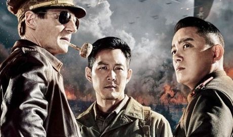 Operation Chromite: locandine del film di guerra coreano con Liam Neeson