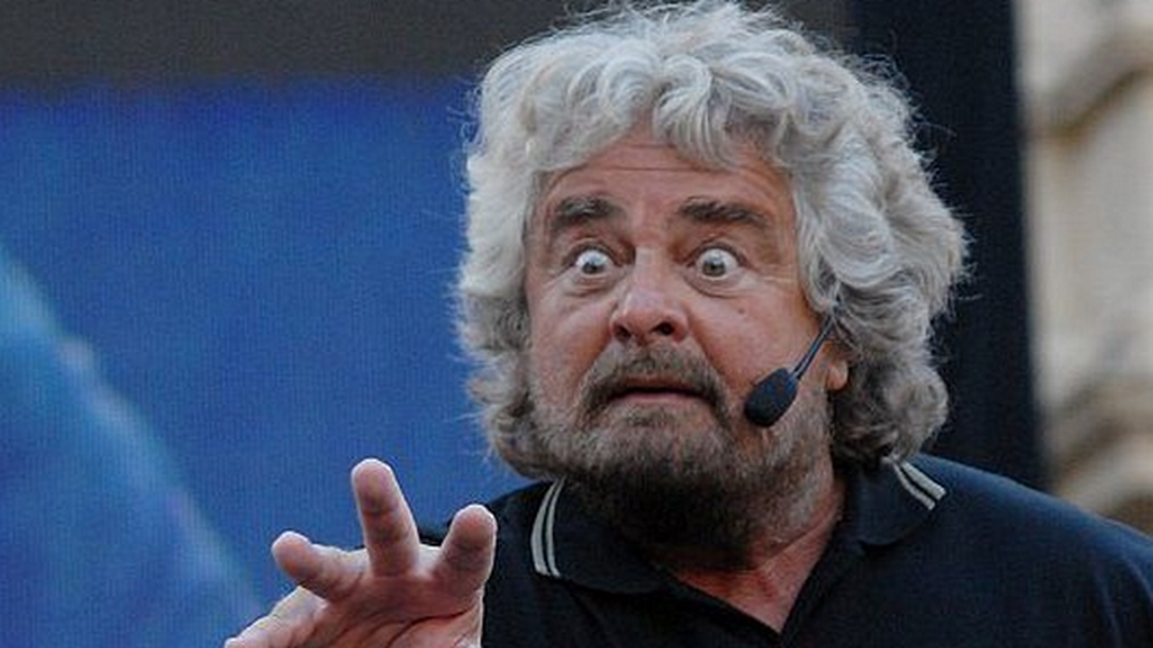 Freccero ‘riporta’ in tv (su Rai2) Beppe Grillo