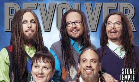 Korn su Revolver: dietro le quinte della fantastica foto ‘di famiglia’