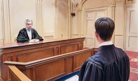 Conduttore incriminato: accuse di stupro e abusi sessuali