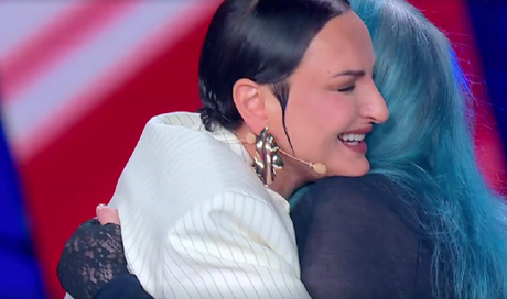 Arisa e Loredana Bertè incantano con “Minuetto” a The Voice Senior 2025 (video)