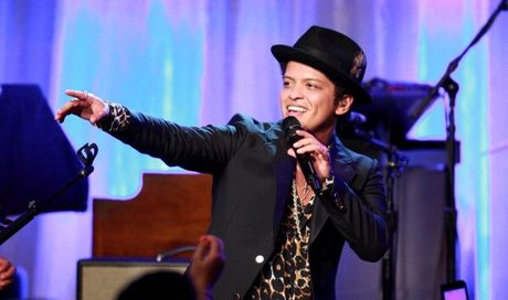 Bruno Mars: 15 curiosità sul cantante trionfatore al Super Bowl 2014