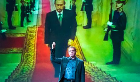 “Io, Vladimir” stasera su Nove: Stefano Massini racconta Putin dall’infanzia a Leningrado al Cremlino