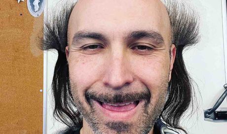 Maccio Capatonda, da scommessa della Gialappa’s a cavallo vincente di Verdone e De Sica: la comicità nonsense torna protagonista