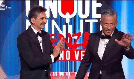 Fiorello torna in Rai e scuote il palinsesto: la sua “incursione” serale ha riscattato il valore del Varietà