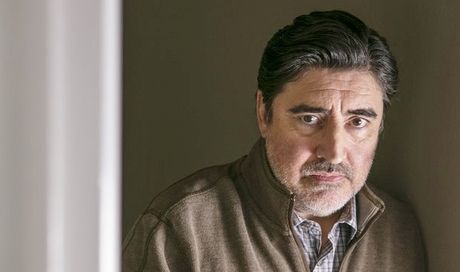 Quando un padre: foto e locandina italiana del film con Gerard Butler e Willem Dafoe