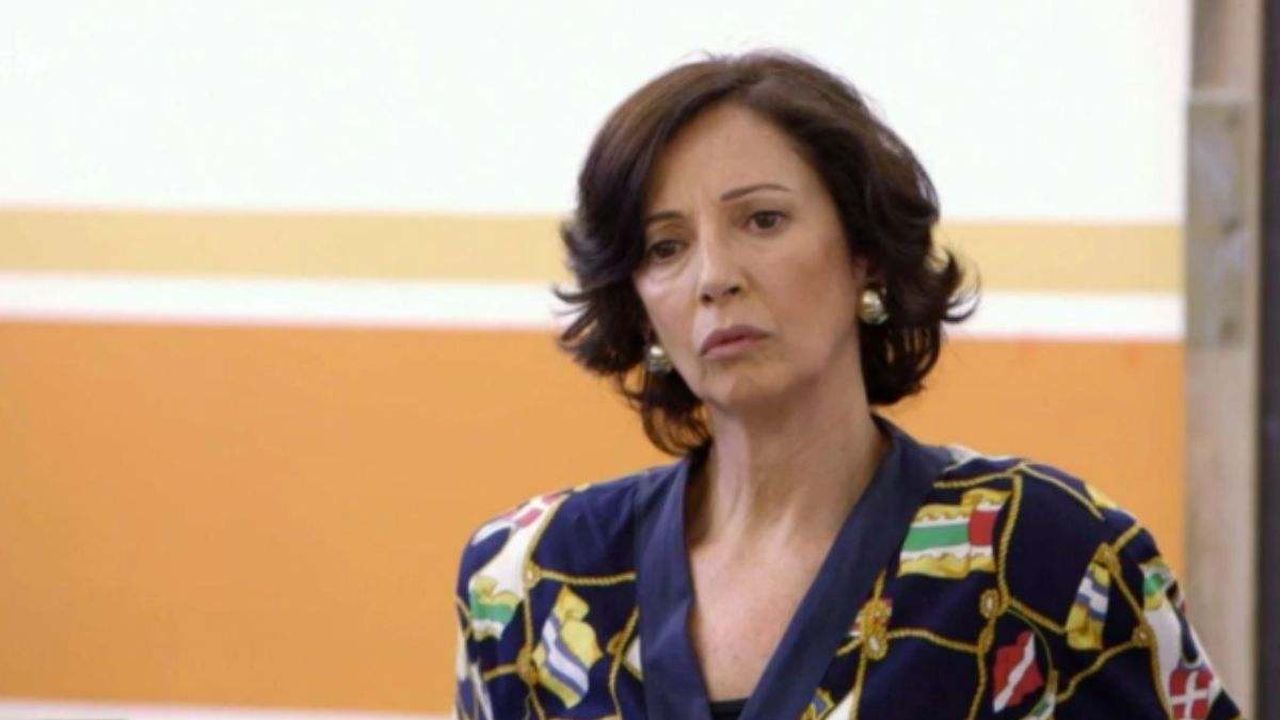 Il Collegio, intervista alla Prof.ssa Petolicchio: “Non ho mai digerito l’esclusione da Il Collegio 7. Sono tornata al mio posto”