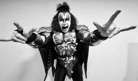 Gene Simmons: 76 anni tra leggende rock, aneddoti e nuove sfide dopo i Kiss