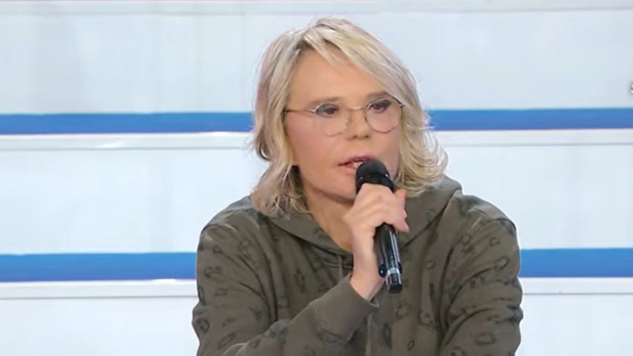 “La prossima tronista sarà una dama famosa del trono over”. Le indiscrezioni su Uomini e Donne