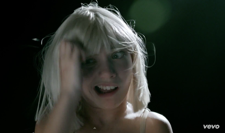 Sia, Big Girls Cry: testo, traduzione e video con Maddie Ziegler