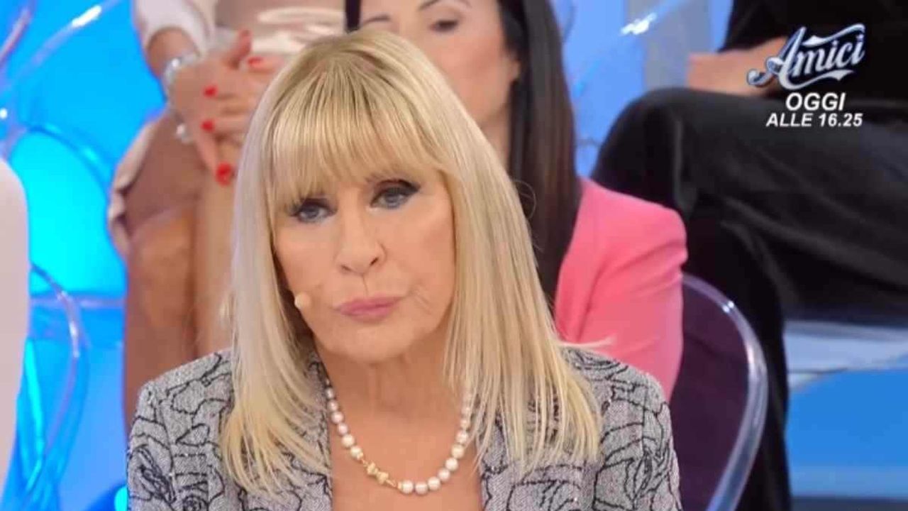 Anticipazioni Uomini e Donne, il “tentativo disperato” di Gemma non piace al cavaliere: la reazione è dura