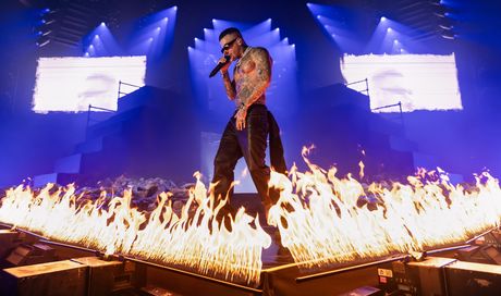 Sfera Ebbasta a Firenze, concerto oggi 6 marzo 2025: la scaletta delle canzoni, orario e informazioni sui biglietti