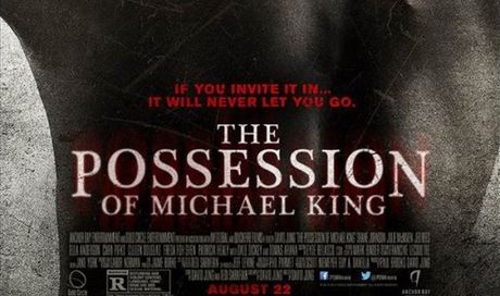 The Possession of Michael King: locandina dell’horror found footage a sfondo demoniaco