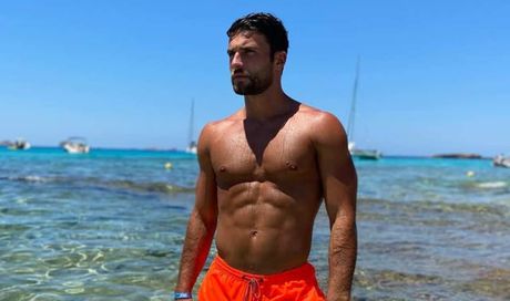 Temptation Island 2025, chi è Flavio il tentatore preferito dalle fidanzate. Tutto su di lui: età, lavoro, foto Instagrama