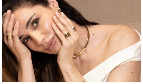 Luisa Ranieri conquista (di nuovo) Rai1: torna con la fiction “La Preside”. Data, trama, cast