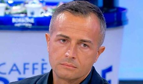 Uomini e Donne, Riccardo Guarnieri e la foto in ospedale. Il cavaliere fa preoccupare i fan