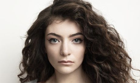 Lorde, la foto su Instagram con riferimento a Whitney Houston crea polemiche e la cantante si scusa