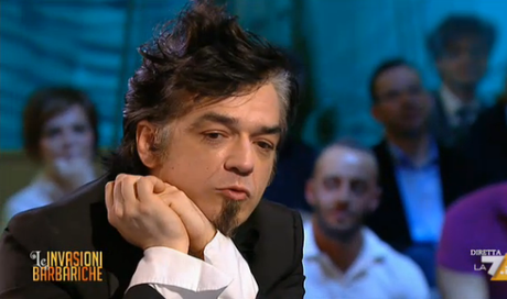 Morgan: “Il video del mio stage diving fallito? È una bufala perché…”