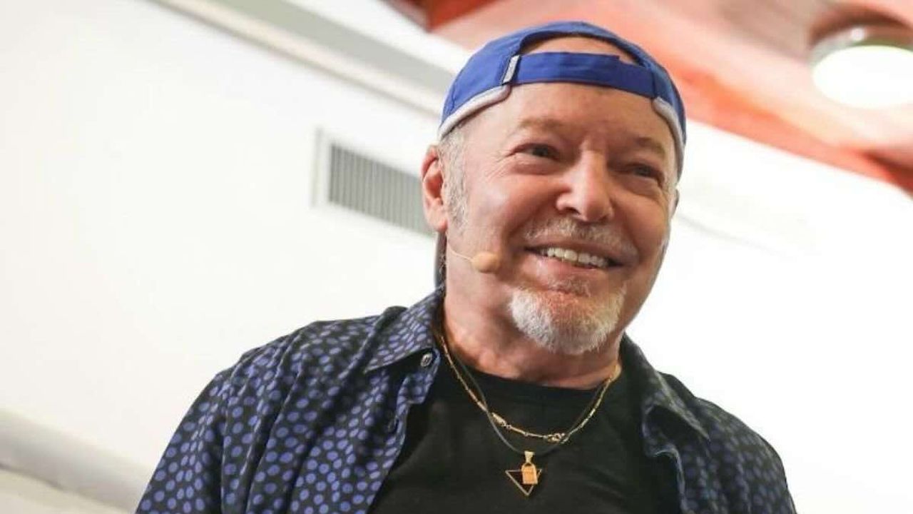 Vasco Rossi, la dedica d’amore per Laurina emoziona i fan. Così è nata la loro bellissima storia d’amore