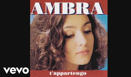 Ambra, T’appartengo compie 25 anni (e lei la canta su Instagram)