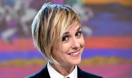 Nadia Toffa, sei anni senza la giornalista: il malore, la malattia, le inchieste a Le Iene, la tomba nascosta