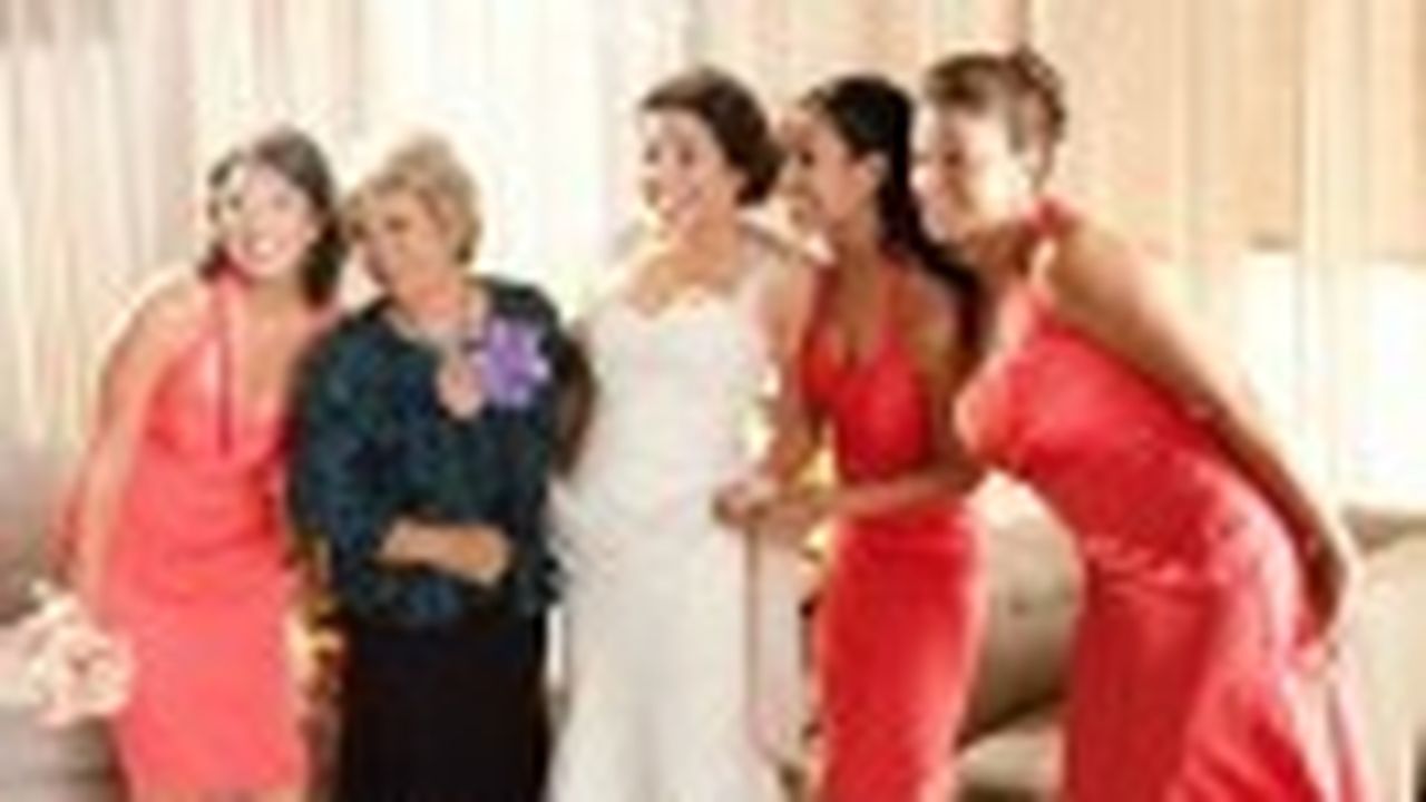 America Ferrera si sposa: foto e trailer italiano di Matrimonio in famiglia