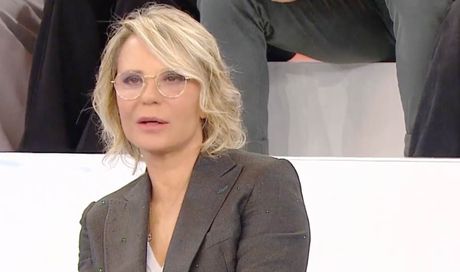 Rissa ad Amici in diretta: interviene Maria De Filippi