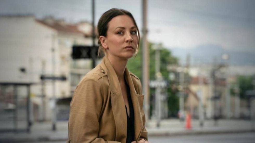 Vanished, Kaley Cuoco cambia pelle in un thriller suggestivo: Penny di The Big Bang Theory è il passato