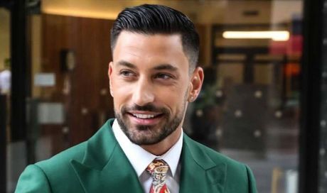 Giovanni Pernice, età, carriera, studi, dove vive, Bianca Guaccero, profilo Instagram, tutto sul ballerino professionista di Ballando con le Stelle