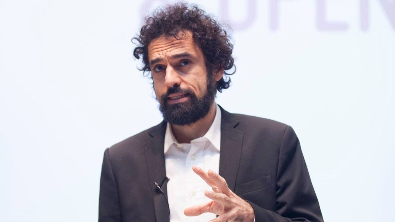Dino Giarrusso: età, moglie e figli, perchè ha lasciato le Iene, studi, dove vive