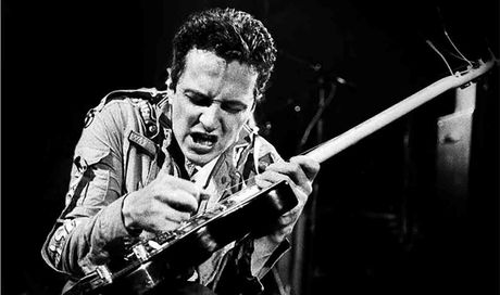 Joe Strummer, il compleanno di un gigante molto rimpianto che sa ancora oggi di rivoluzione