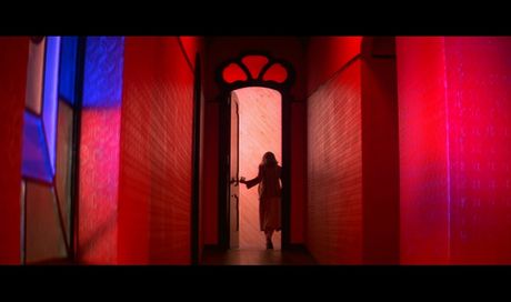 Suspiria, il remake – Asia Argento contro Luca Guadagnino: ‘incapace che brucerà all’inferno’