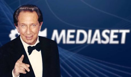 “È lui l’erede di Mike Buongiorno”. Spunta il super nome Mediaset