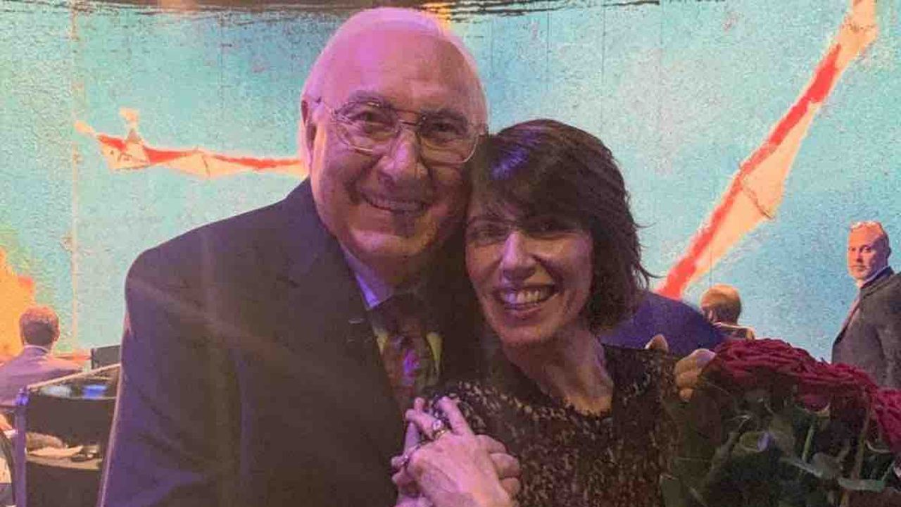 Pippo Baudo a Sanremo con una statua celebrativa: il Sindaco lavora a un omaggio speciale per il conduttore