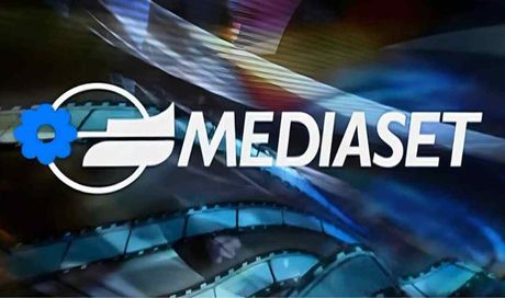 Cambio programmazione Canale 5, chiude la soap turca: da cosa sarà sostituita
