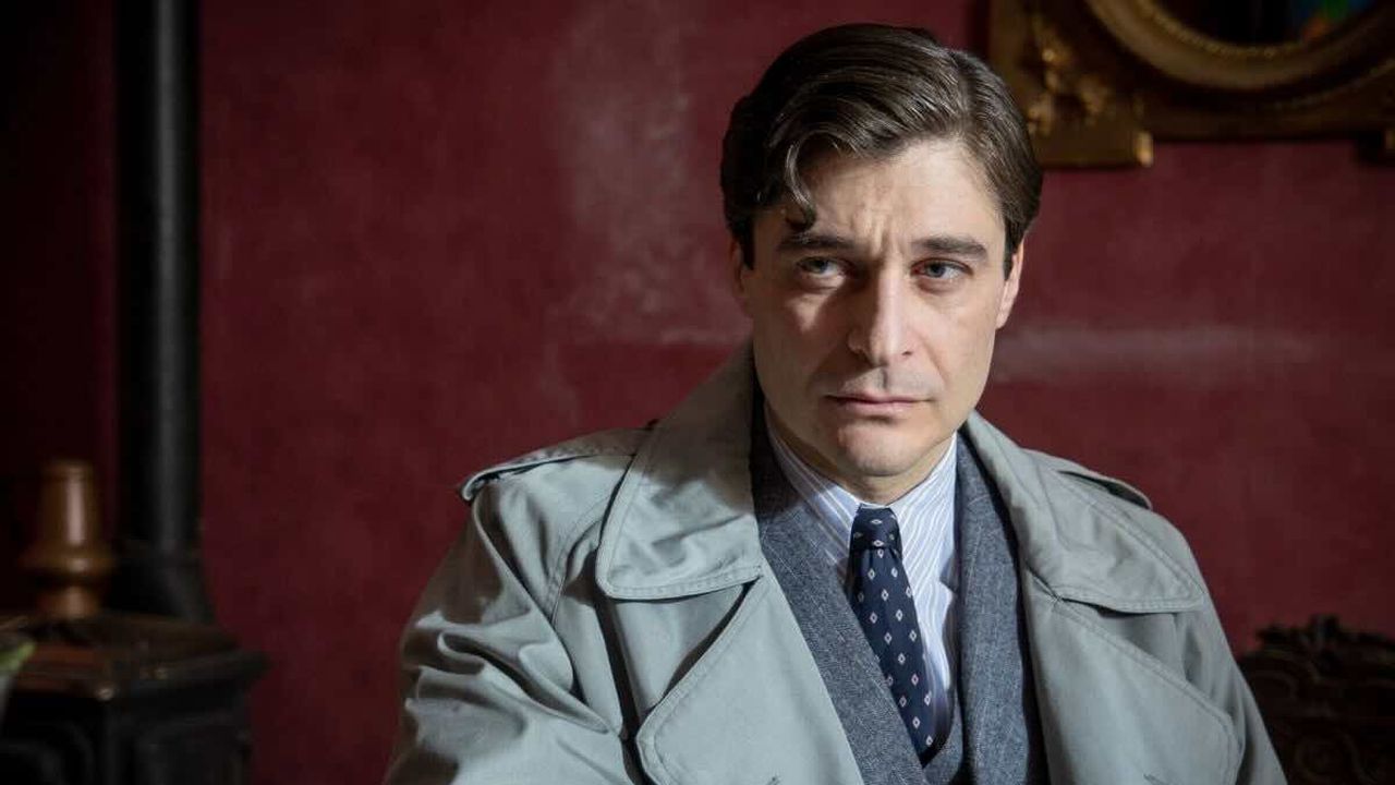 Lino Guanciale, intervista esclusiva a TvBlog: “Il Commissario Ricciardi è stato il punto di svolta, mi ha messo davanti al sogno e all’incubo di ogni attore”