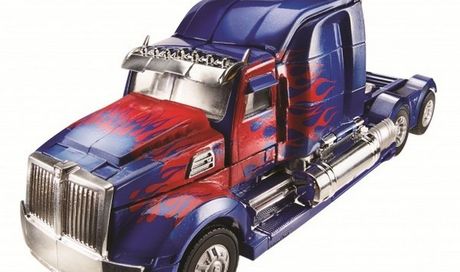 Transformers 4 – immagini della prima action figure di Optimus Prime