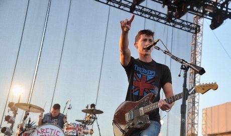 Mad Sounds, altro inedito per gli Arctic Monkeys in anteprima dal vivo