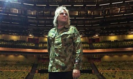 Addio a Mike Peters, voce dei The Alarm: aveva 66 anni